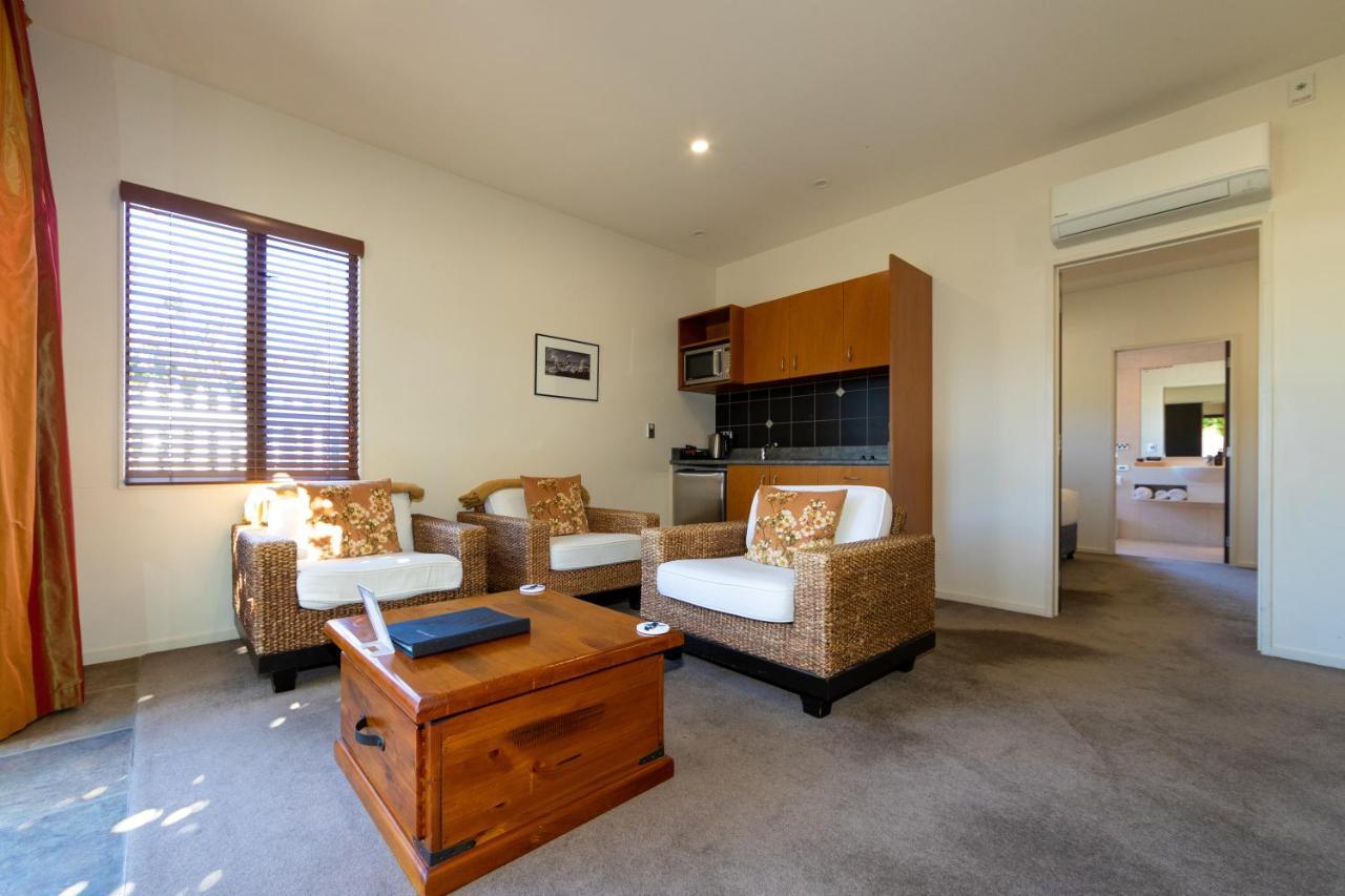 Harvest Lodge Motel Havelock North Bagian luar foto