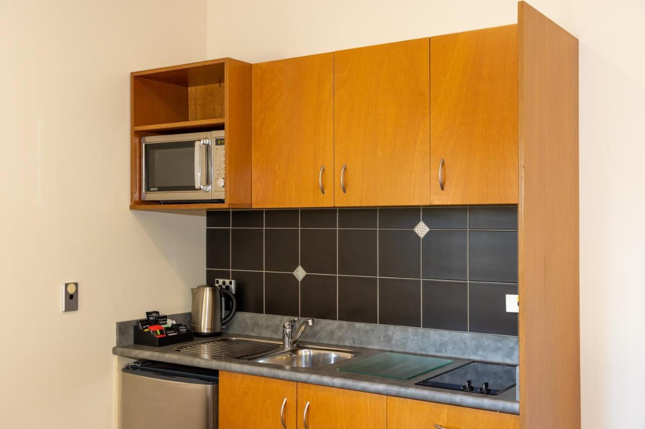 Harvest Lodge Motel Havelock North Bagian luar foto