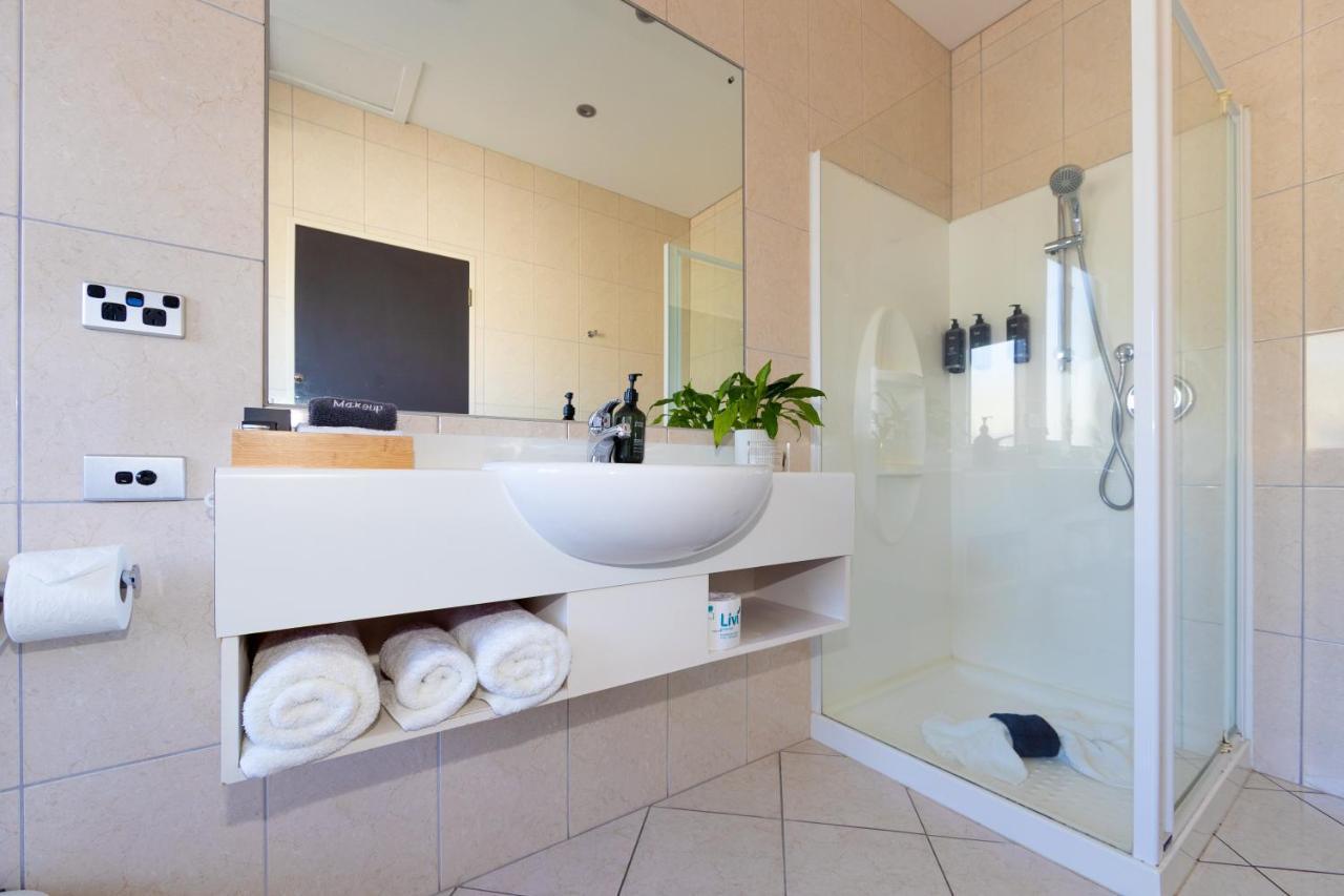 Harvest Lodge Motel Havelock North Bagian luar foto