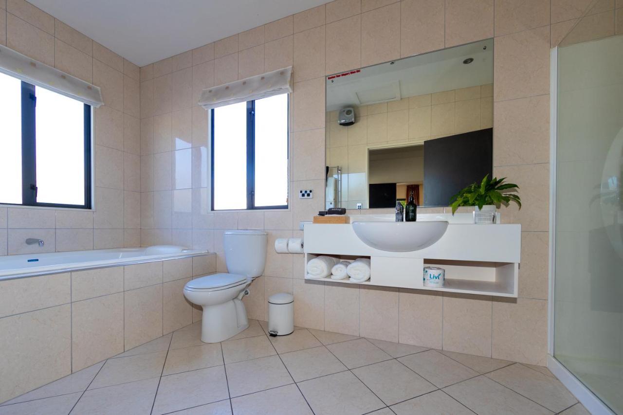 Harvest Lodge Motel Havelock North Bagian luar foto