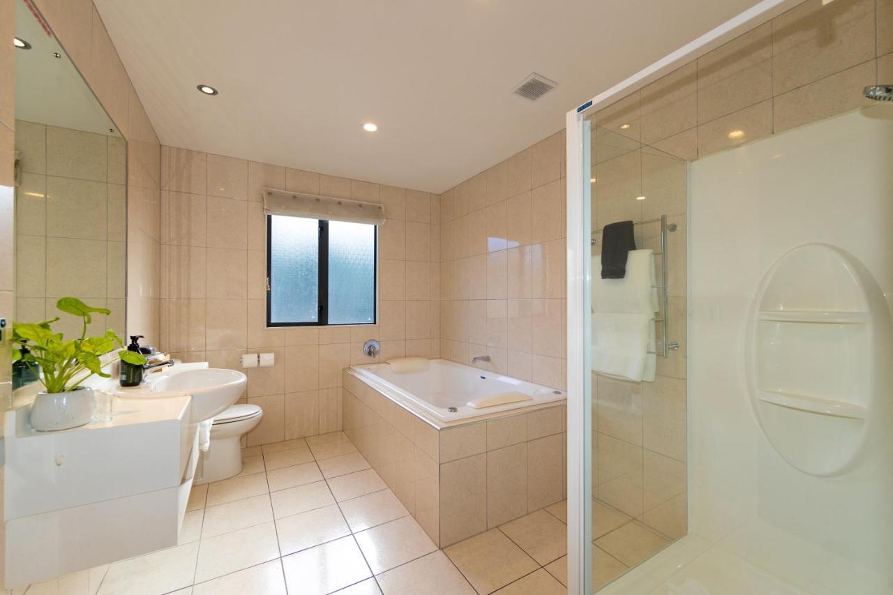 Harvest Lodge Motel Havelock North Bagian luar foto