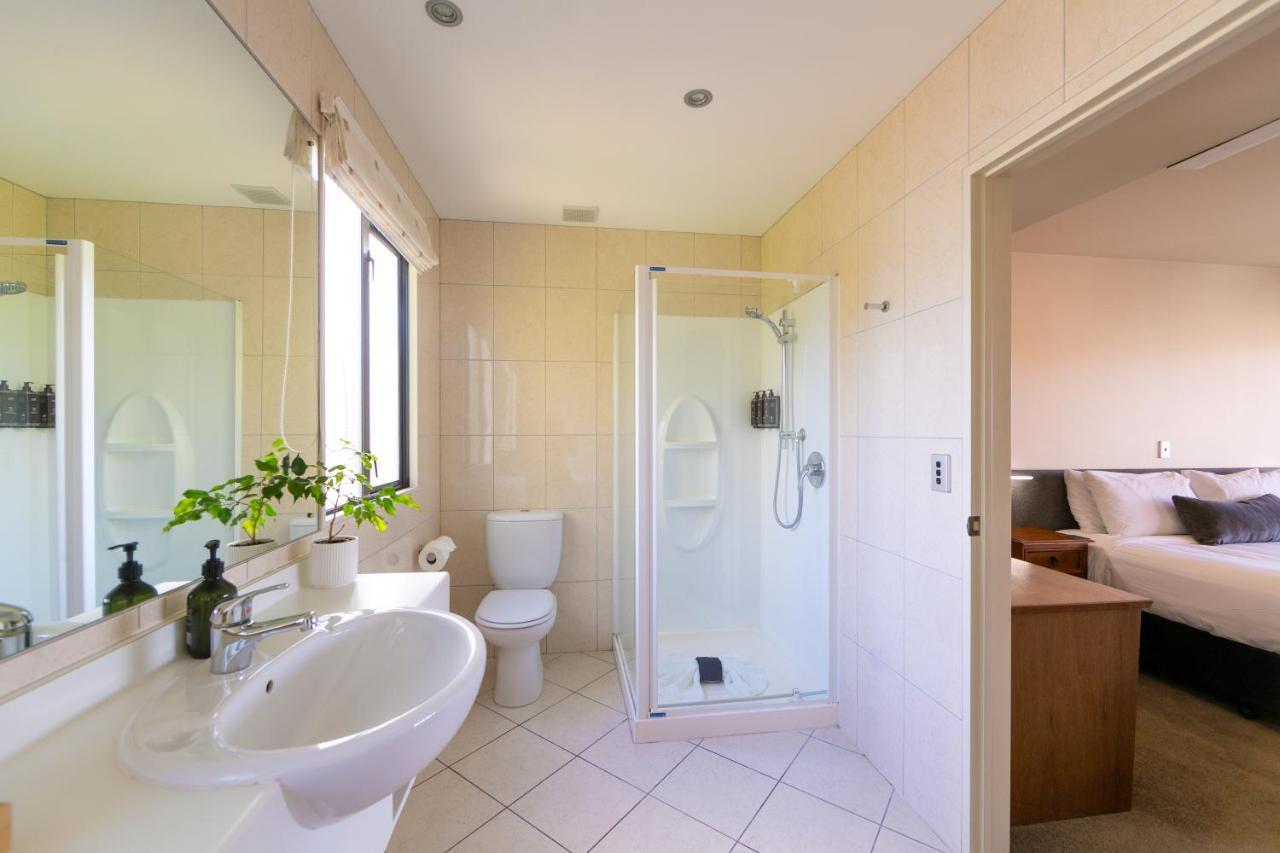 Harvest Lodge Motel Havelock North Bagian luar foto