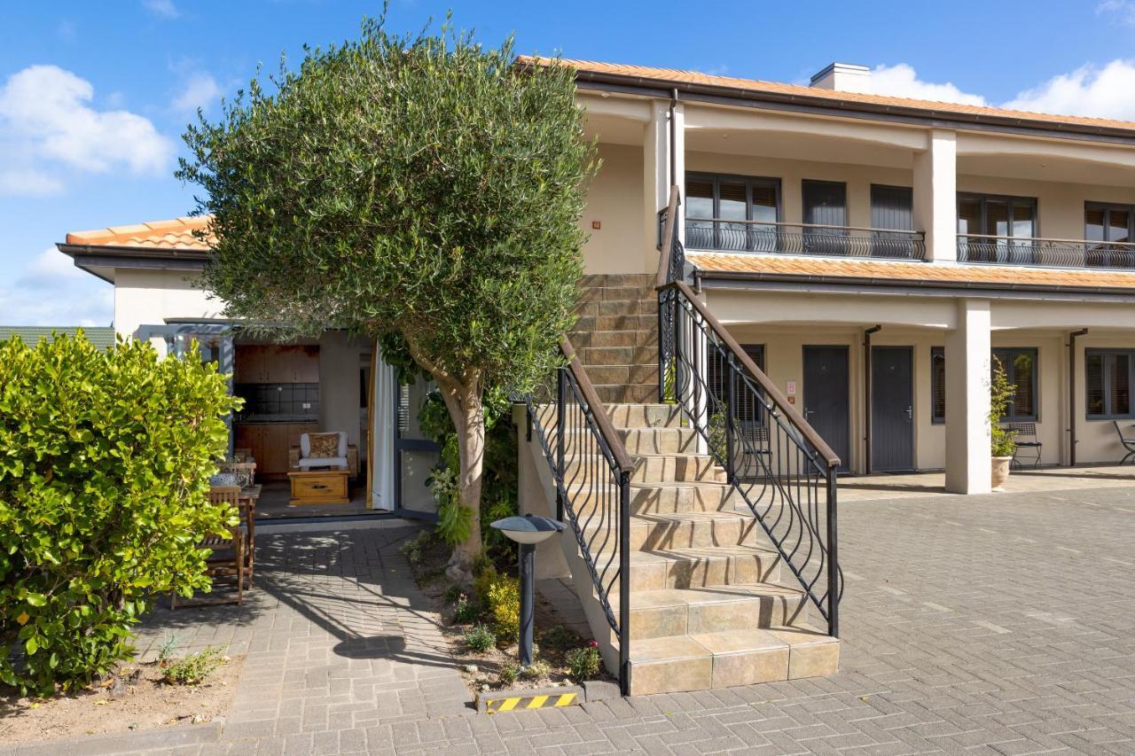 Harvest Lodge Motel Havelock North Bagian luar foto