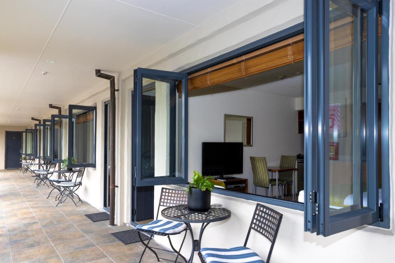Harvest Lodge Motel Havelock North Bagian luar foto